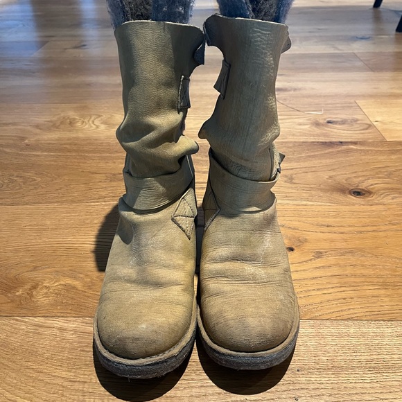 Sorel boots size 8.5 - Picture 5 of 7